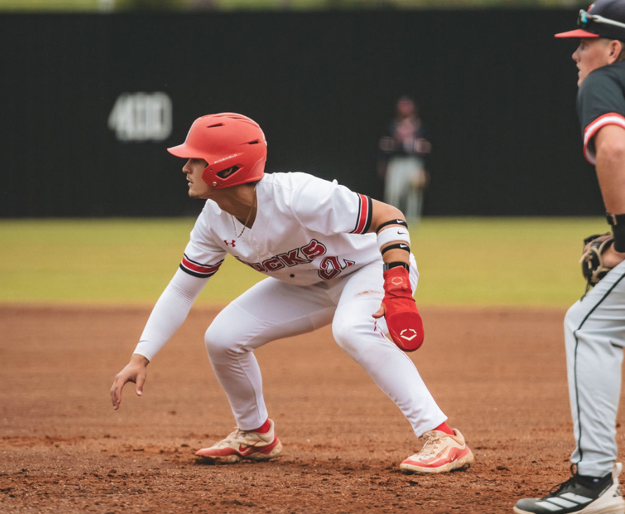 UARM Splits Series with Enid; Baseball Season Comes to an End